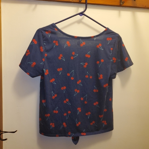 So brand Navy Chery tshirt - Picture 2 of 2
